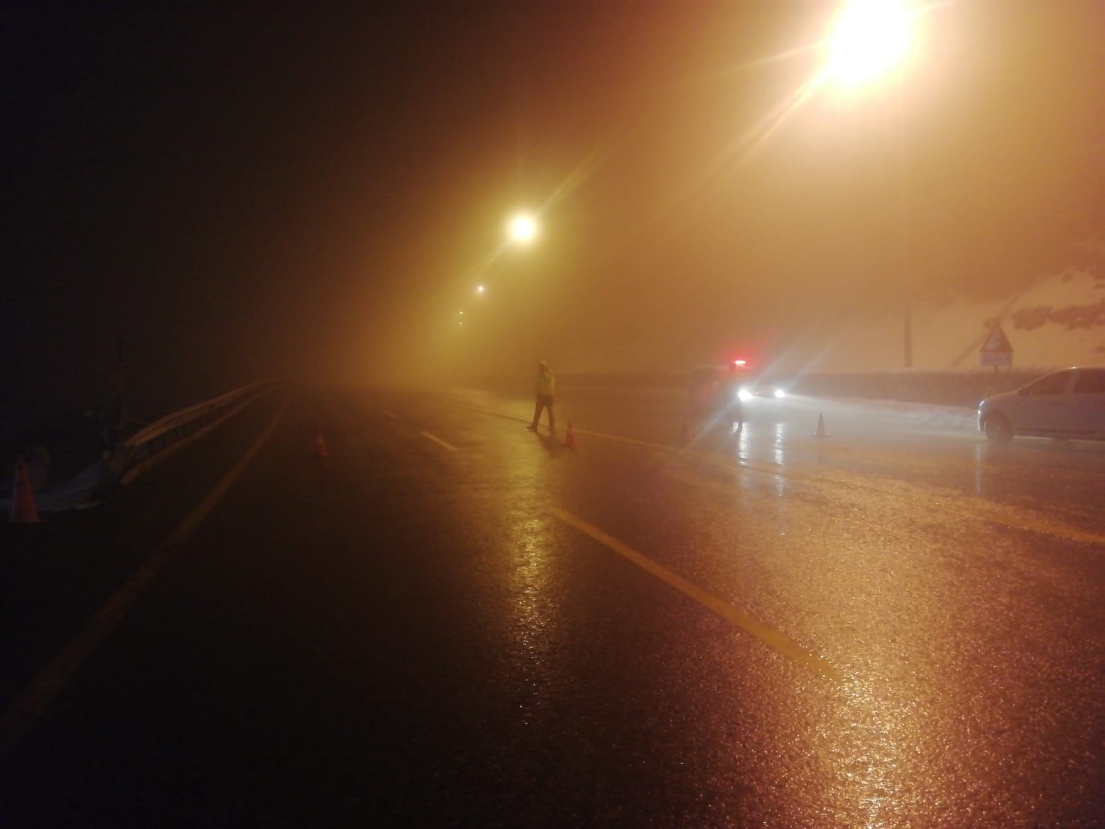 Kayseri’de yoğun tipi, Erciyes yolunu kapattı