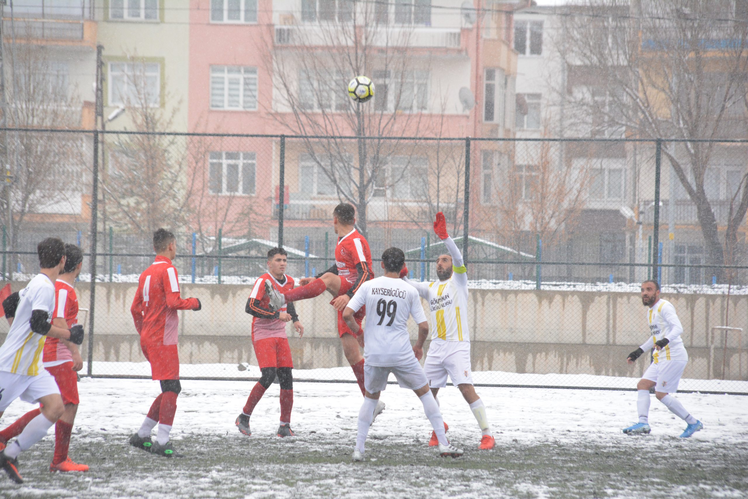 KAYSERİGÜCÜ LİDERLİĞİNİ KORUDU: 2-1