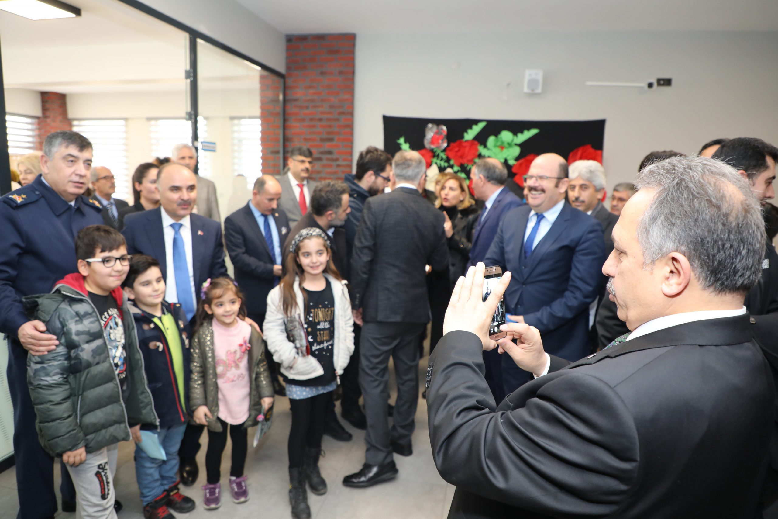 Başkan çekti, çocuklar mutlu oldu