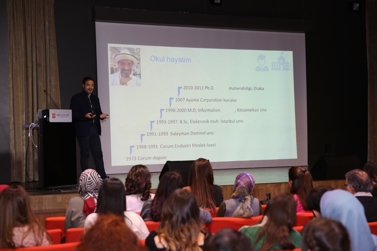 AGÜ’de kariyer sohbetleri