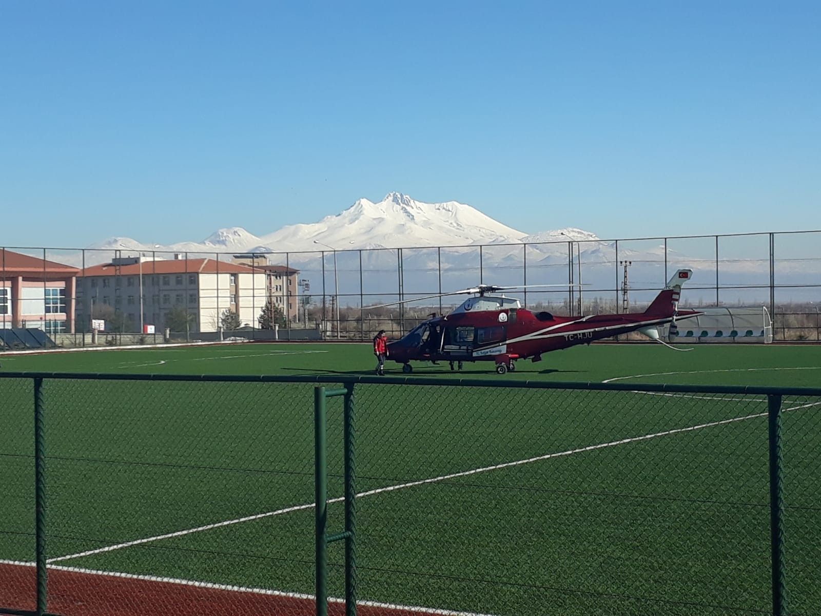 Helikopter ambulans inme felç geçiren vatandaş için havalandı