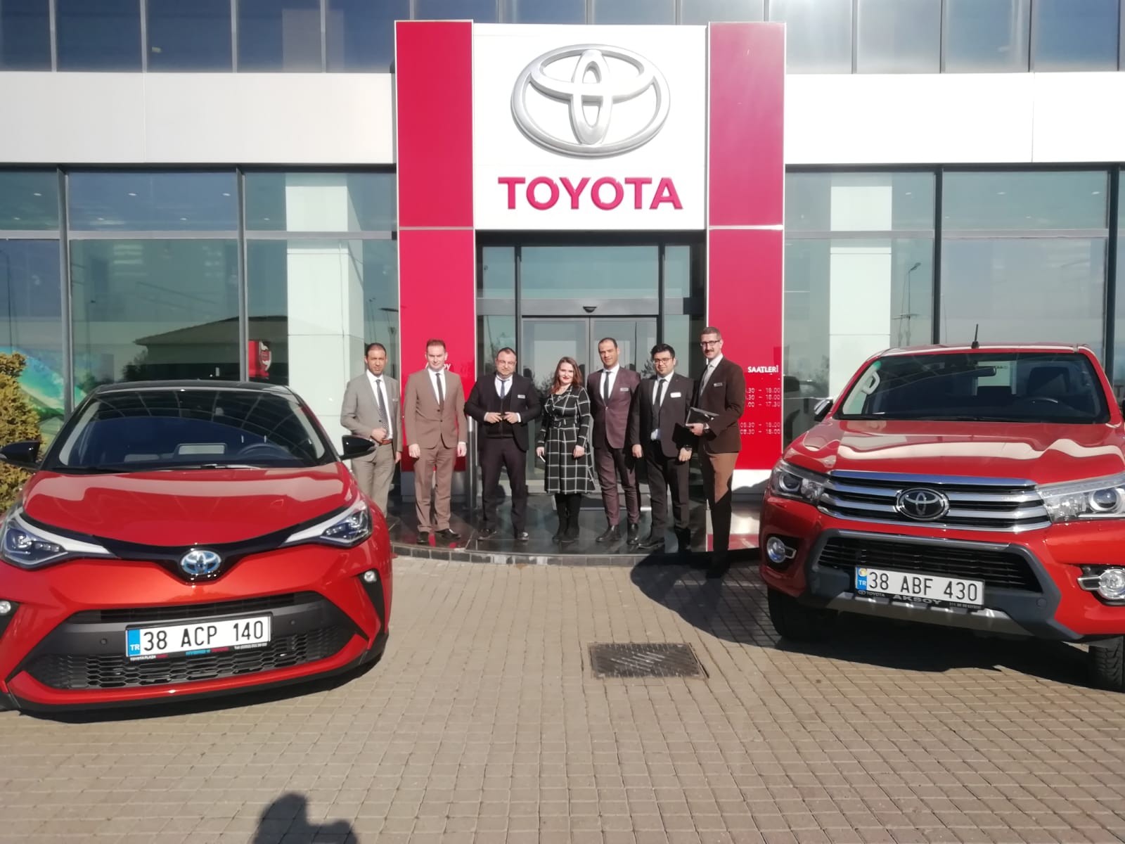 Sıfır araç alacaklar, Toyota Plaza Aksoy’da 31 Mart’a kadar finans kampanyasından faydalanabilecek