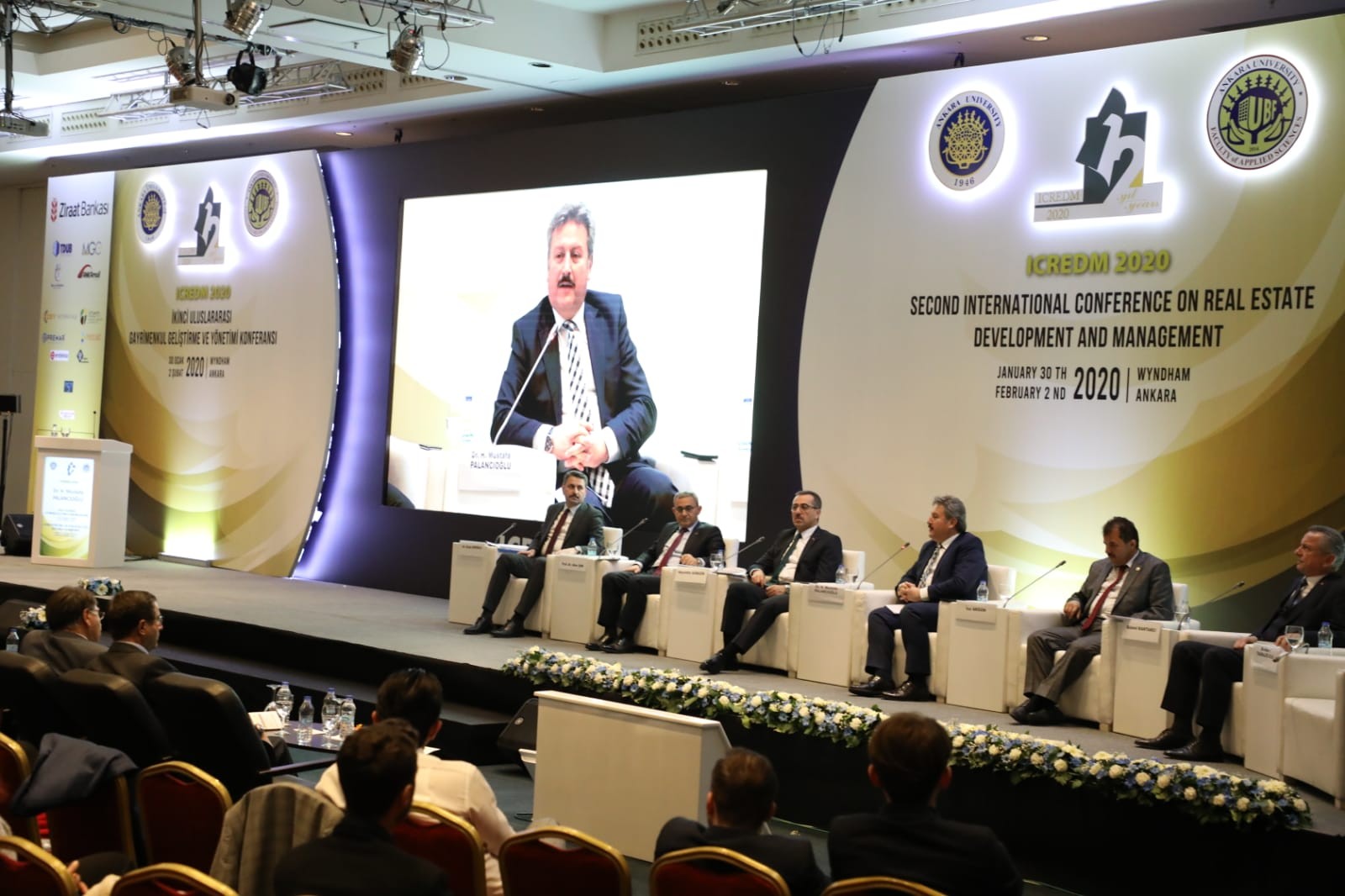 Başkan Palancıoğlu gayrimenkul konferansına katıldı