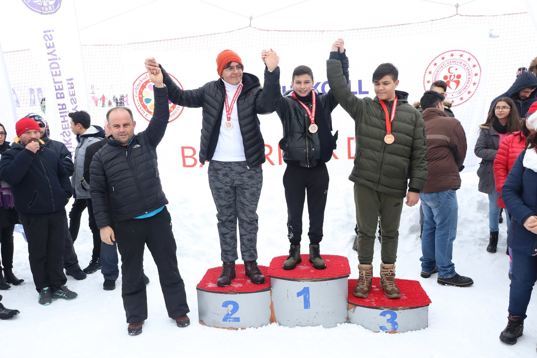 Geleneksel Kızak yarışları Erciyes’te yapıldı