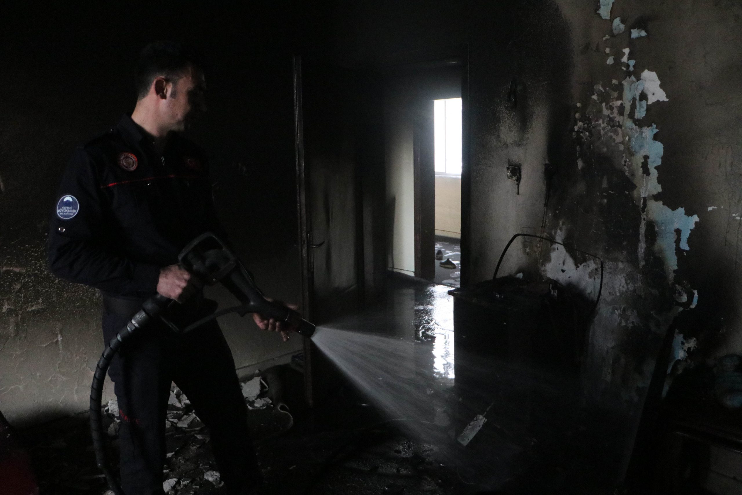 Kayseri’de yangın! Dumandan zehirlenen 2 kardeş tedavi altına alındı