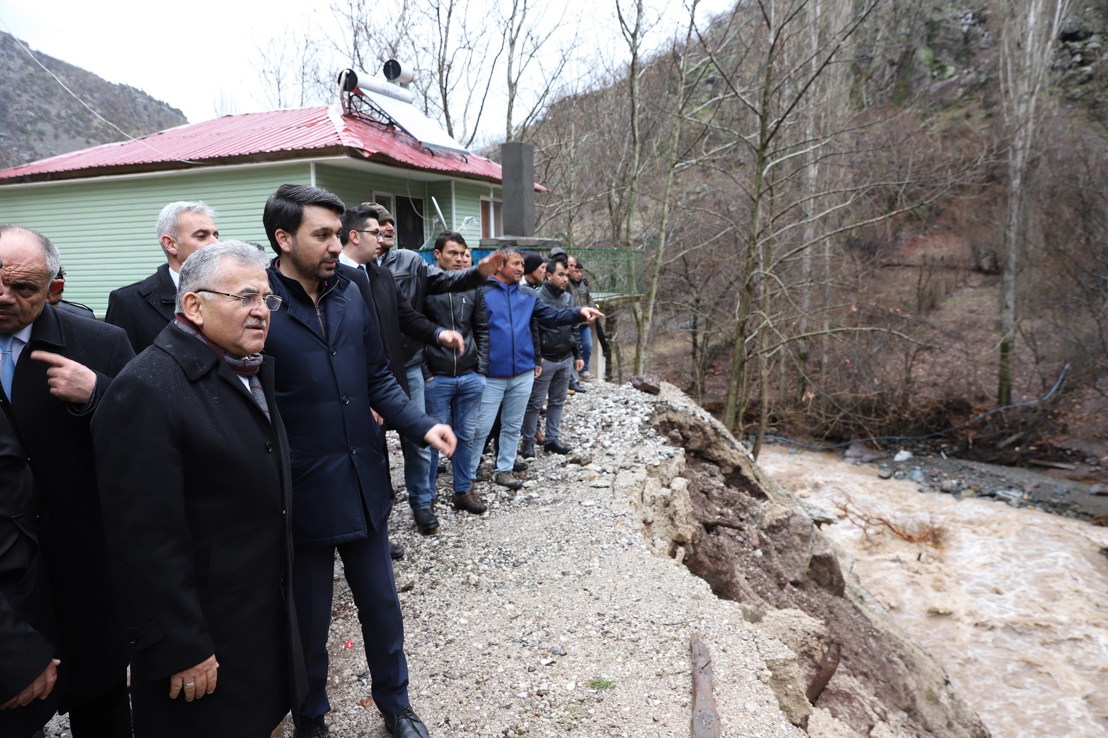 Başkan Büyükkılıç: “Allah’a şükür ki canlara bir şey olmamış”