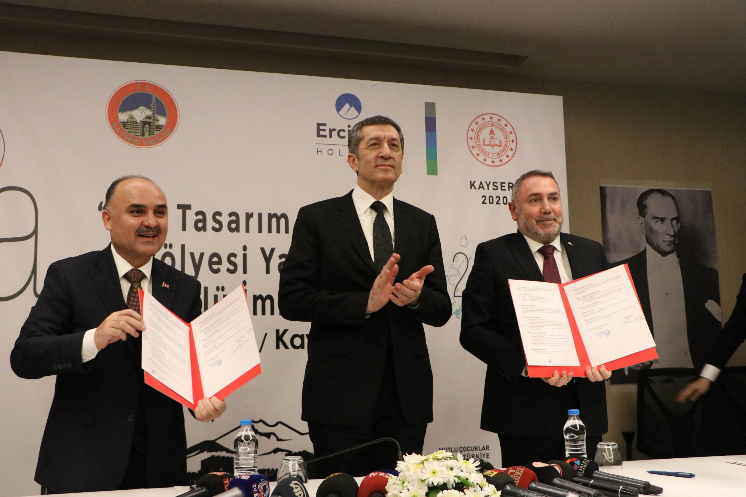 Bakan Selçuk: “Çocuğun sadece belli soruları çözmesini değil, aynı zamanda sorun çözmesini istiyoruz”