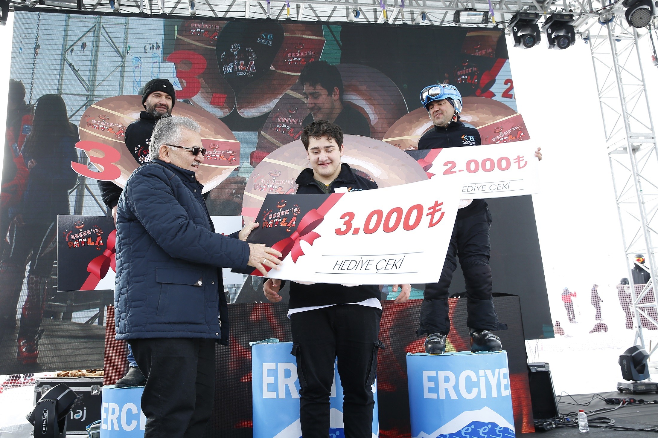 Erciyes’te sucuk yeme yarışması