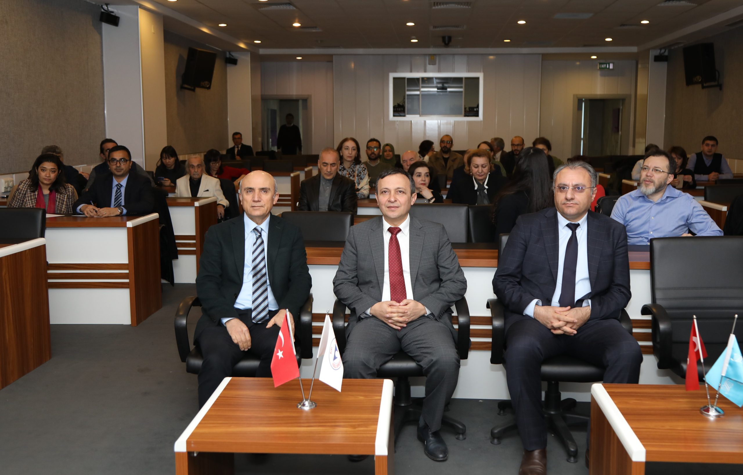 ERÜ Rektörü Çalış, Uluslararası Öğretim Üyeleri İle Bir Araya Geldi