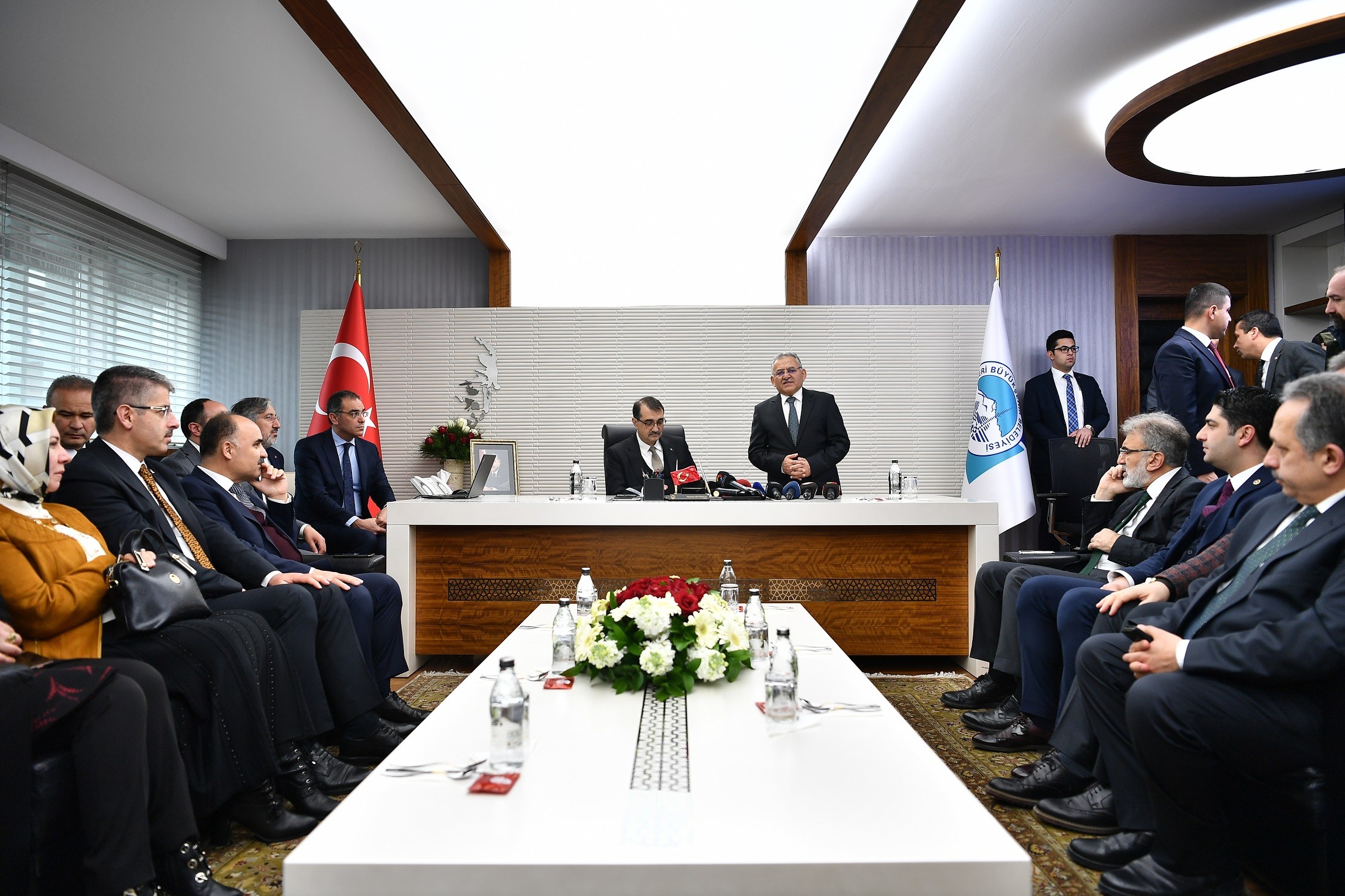 ENERJİ VE TABİİ KAYNAKLAR BAKANI DÖNMEZ: “10 İLÇE İÇİN DOĞALGAZ ÇALIŞMALARI SÜRÜYOR”