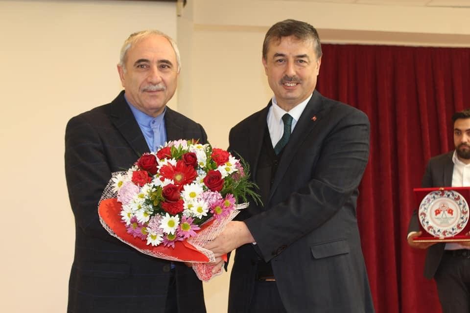 Prof. Dr. Nurullah Genç’in ‘Başarı Bedel İster’ Konferansına büyük ilgi gösterildi