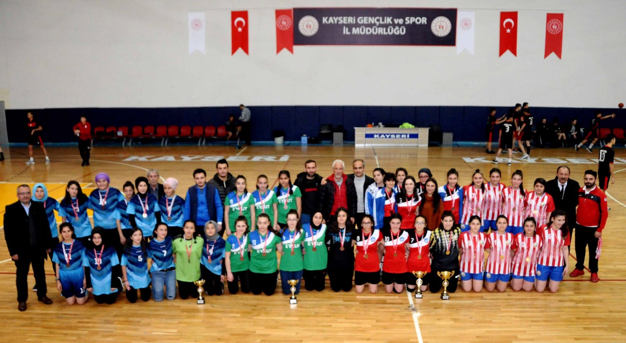 OKULLU GENÇ KIZLAR HENTBOL KAYSERİ BİRİNCİLİĞİ BİTTİ