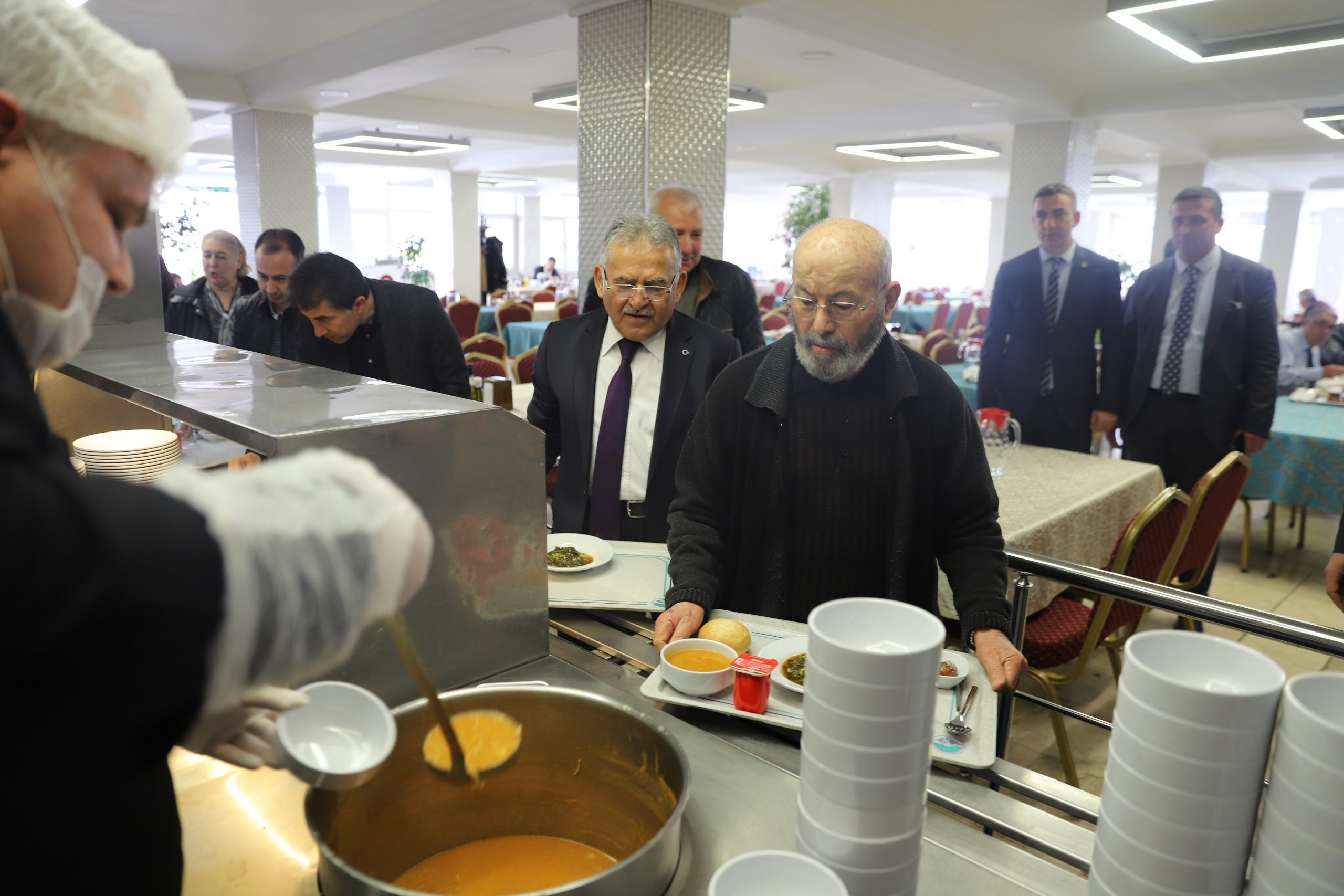 Hayırsever ile başkan farkı