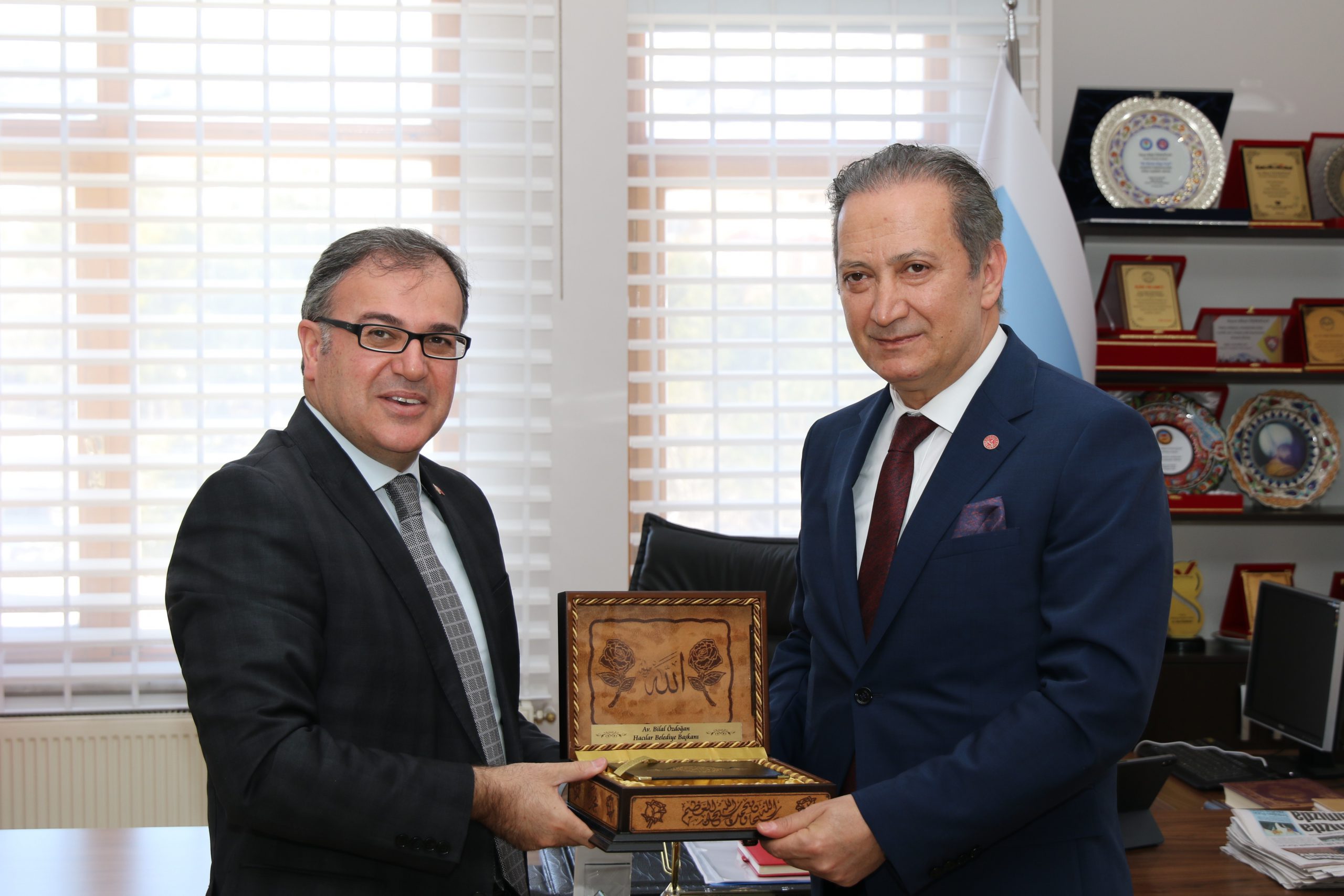 Başkan Özdoğan, “Hacılar için iş birliği içinde çalışıyoruz”