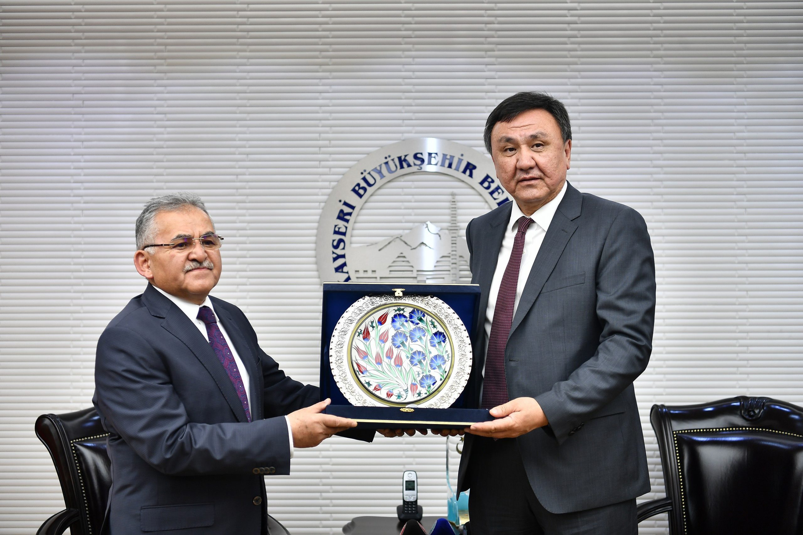 Kırgızistan’ın Ankara Büyükelçisi Ömüraliyev, Başkan Büyükkılıç’ı ziyaret etti