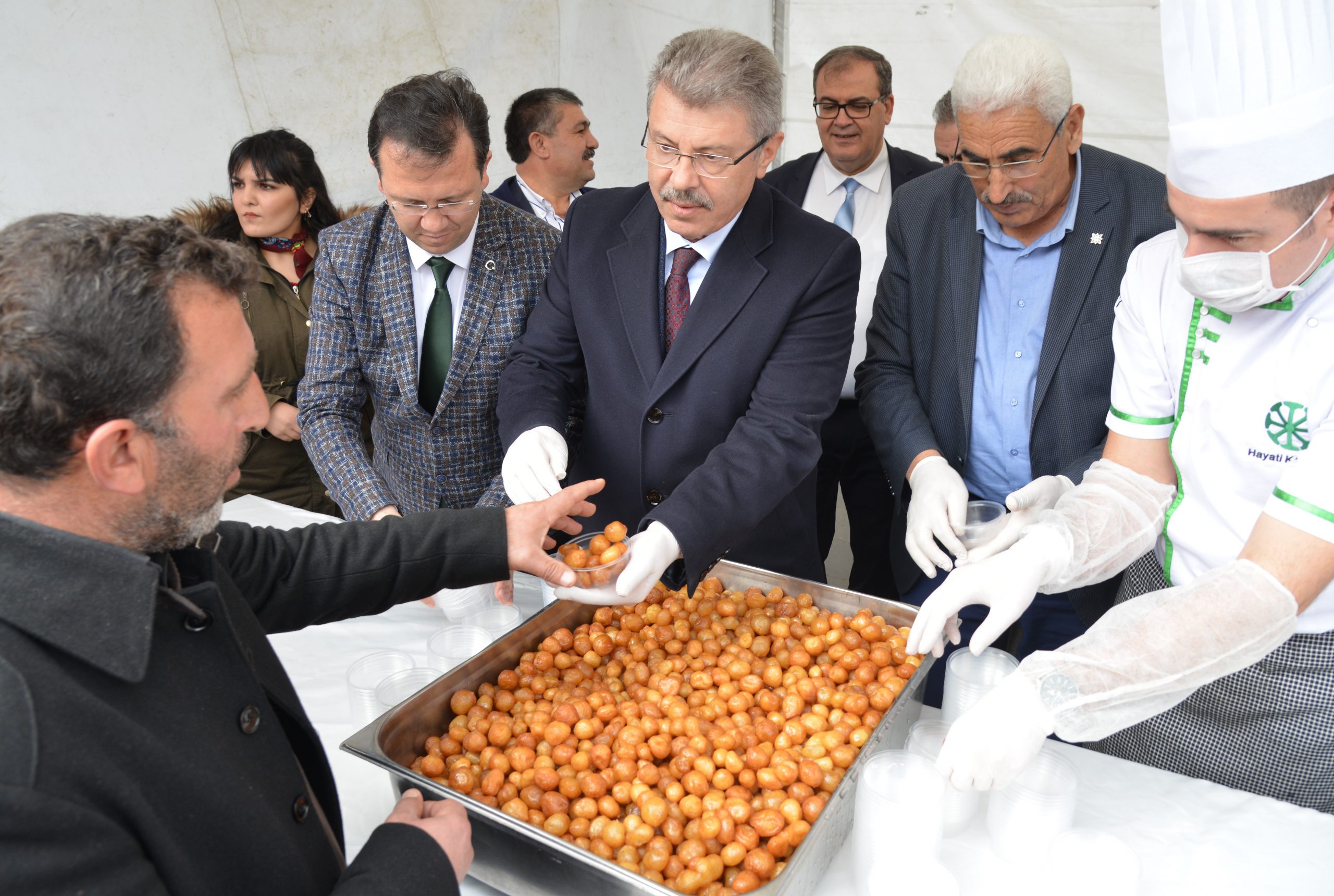 Kayseri Şeker İdlib Şehitleri anısına lokma tatlısı dağıttı
