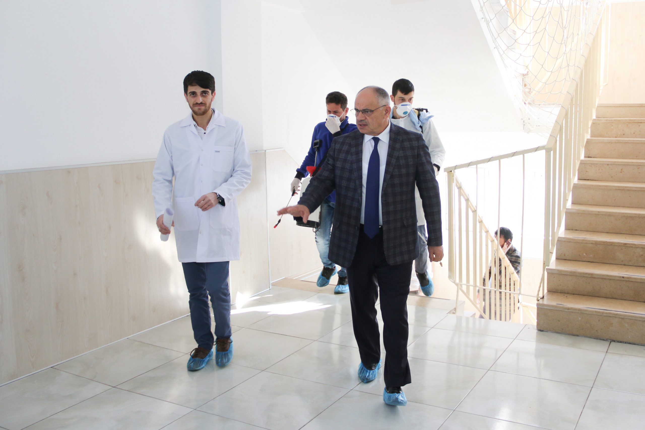 Yahyalı’da koronavirüs tehdidine karşı okullar dezenfekte ediliyor