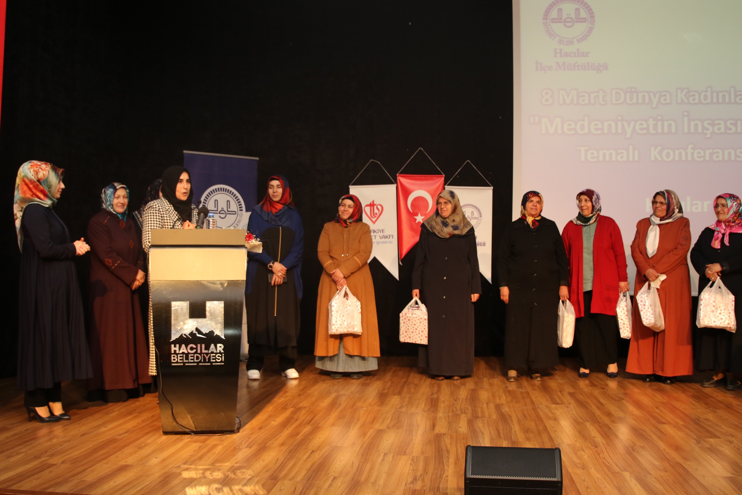 Hacılar’da “Medeniyetin inşasında kadın ve üretim” programı düzenlendi