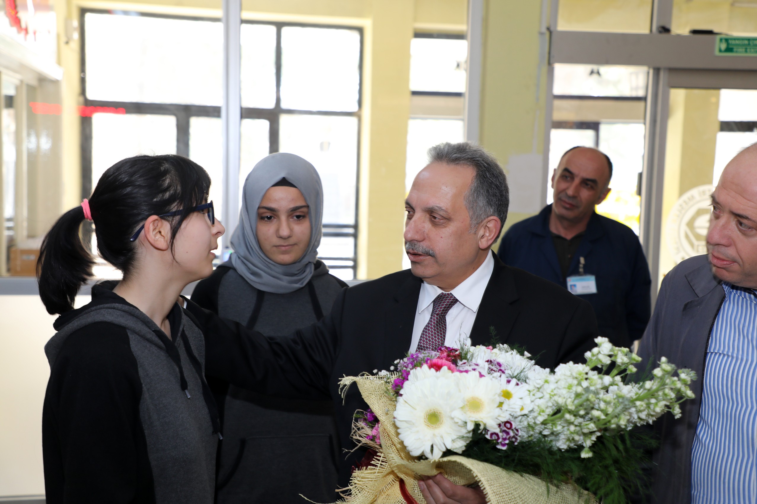 “Teknik eğitim kolunuzda bilezik”