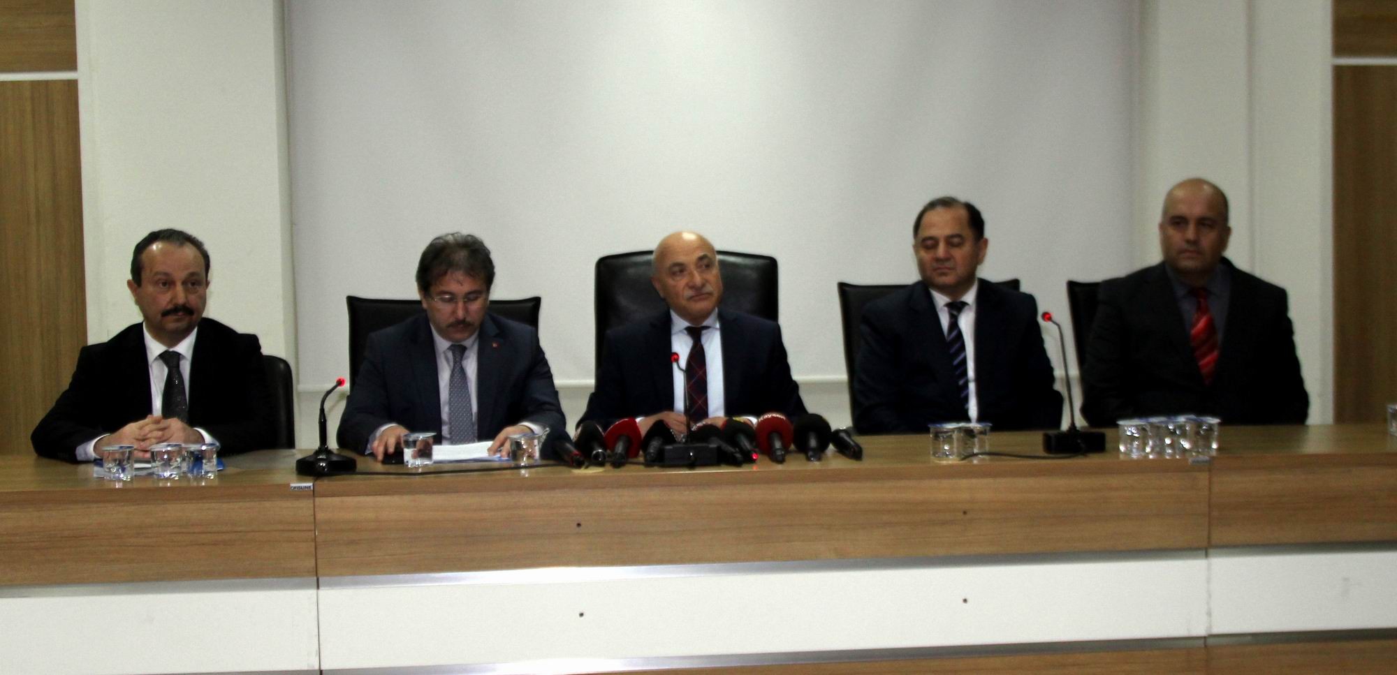 Milletvekili Tamer: “Kesinlikle Kayseri’de koronaya yakalanan hiçbir hastamız yok, pozitif hiçbir hastamız yok”