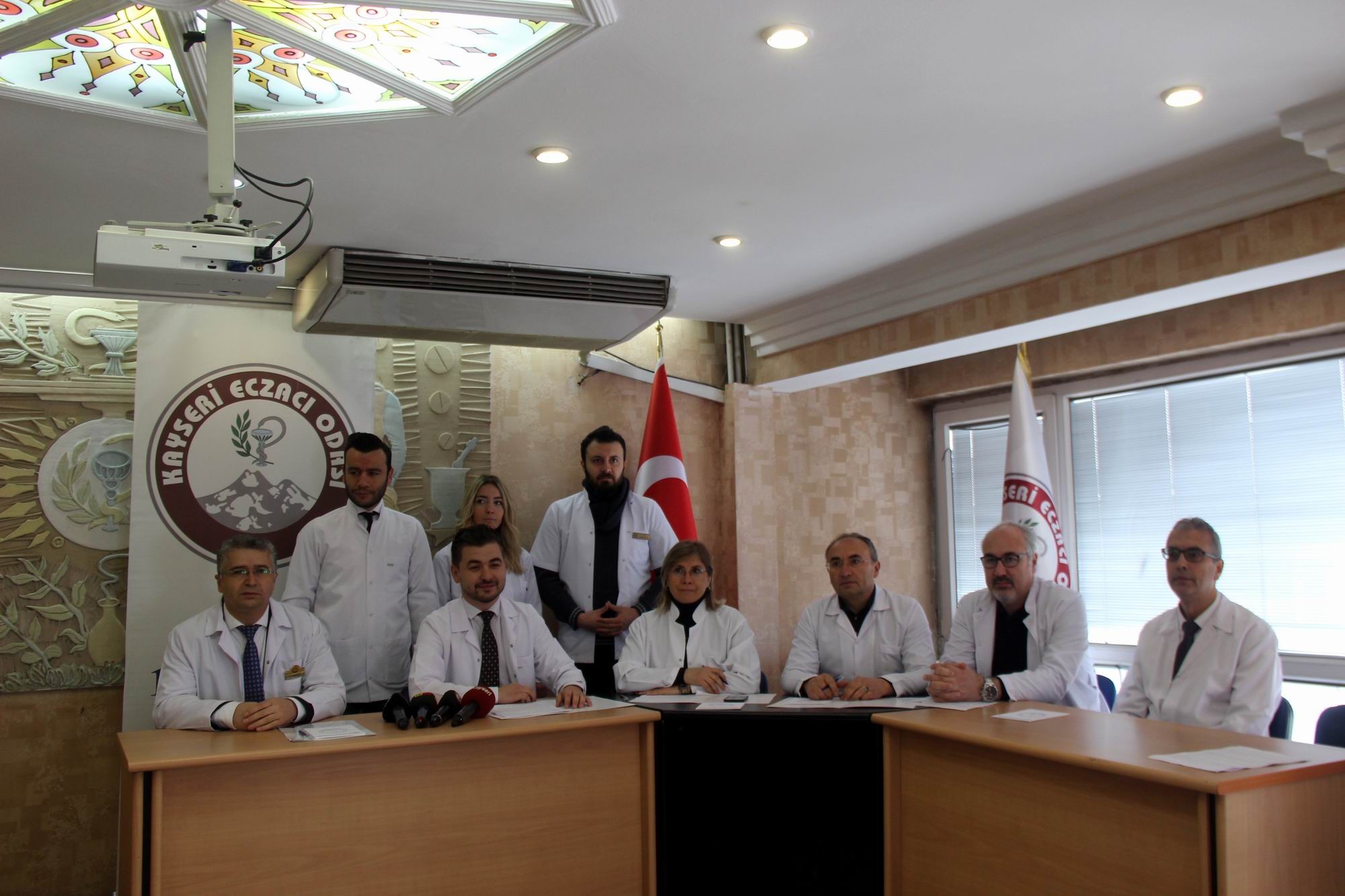 KAYSERİ ECZACI ODASI BAŞKANI AKIN: “ECZACILAR OLARAK SÜRECE HER TÜRLÜ KATKIYI SAĞLAMAYA HAZIRIZ”