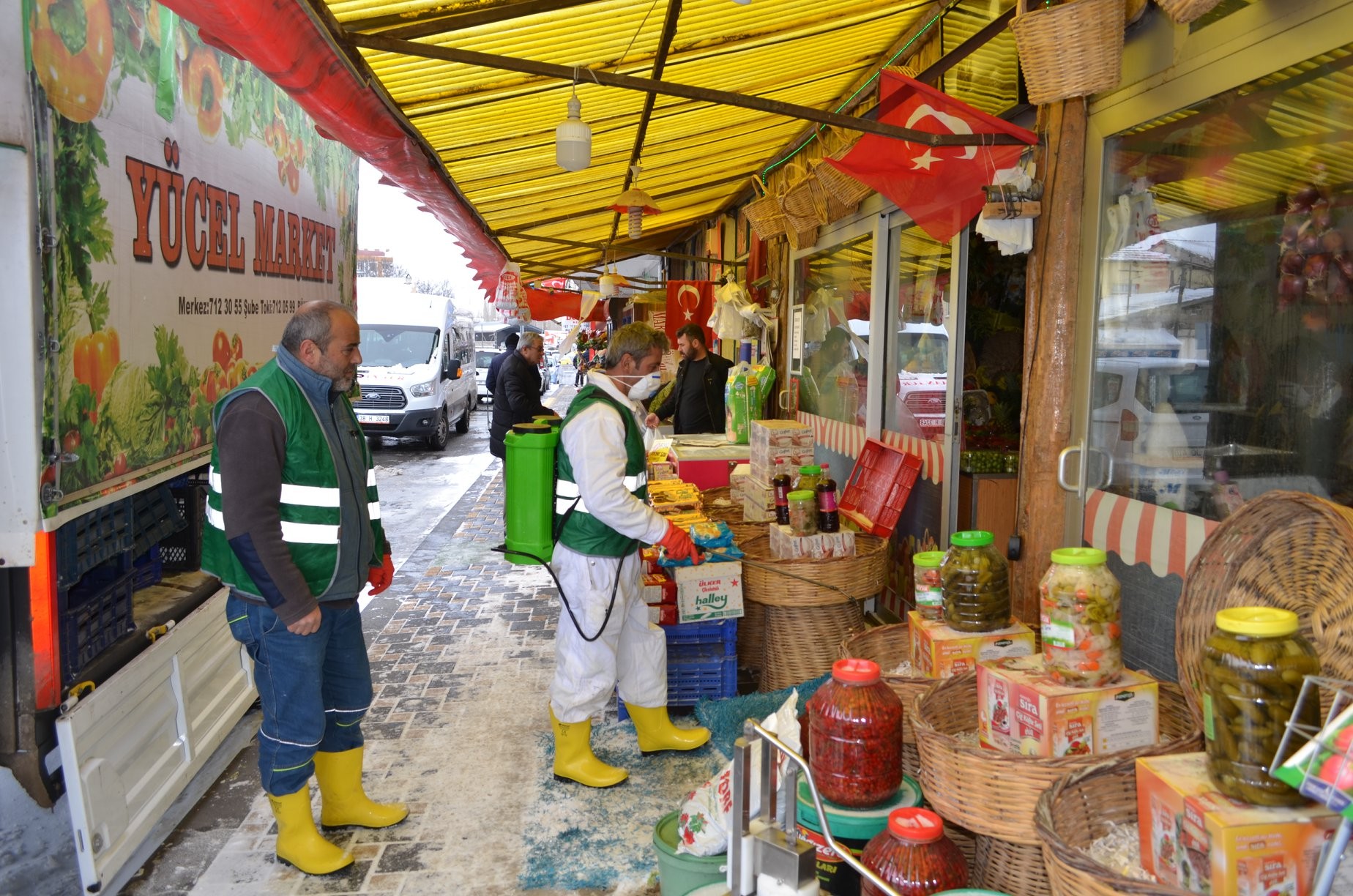 Bünyan Belediyesi ilçedeki tüm dükkanları dezenfekte ediyor