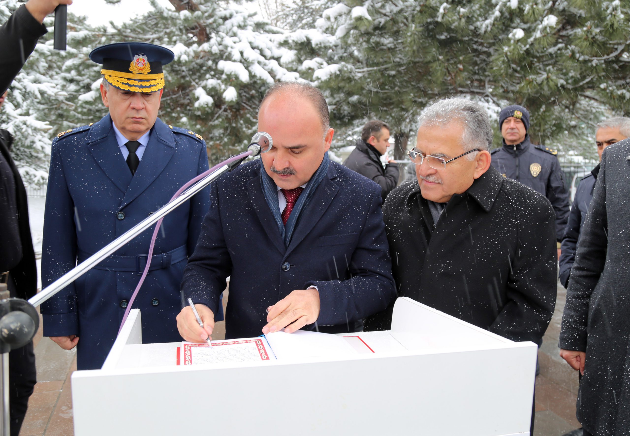 Çanakkale Zaferi’nin 105. yıl dönümünde şehitler anıldı