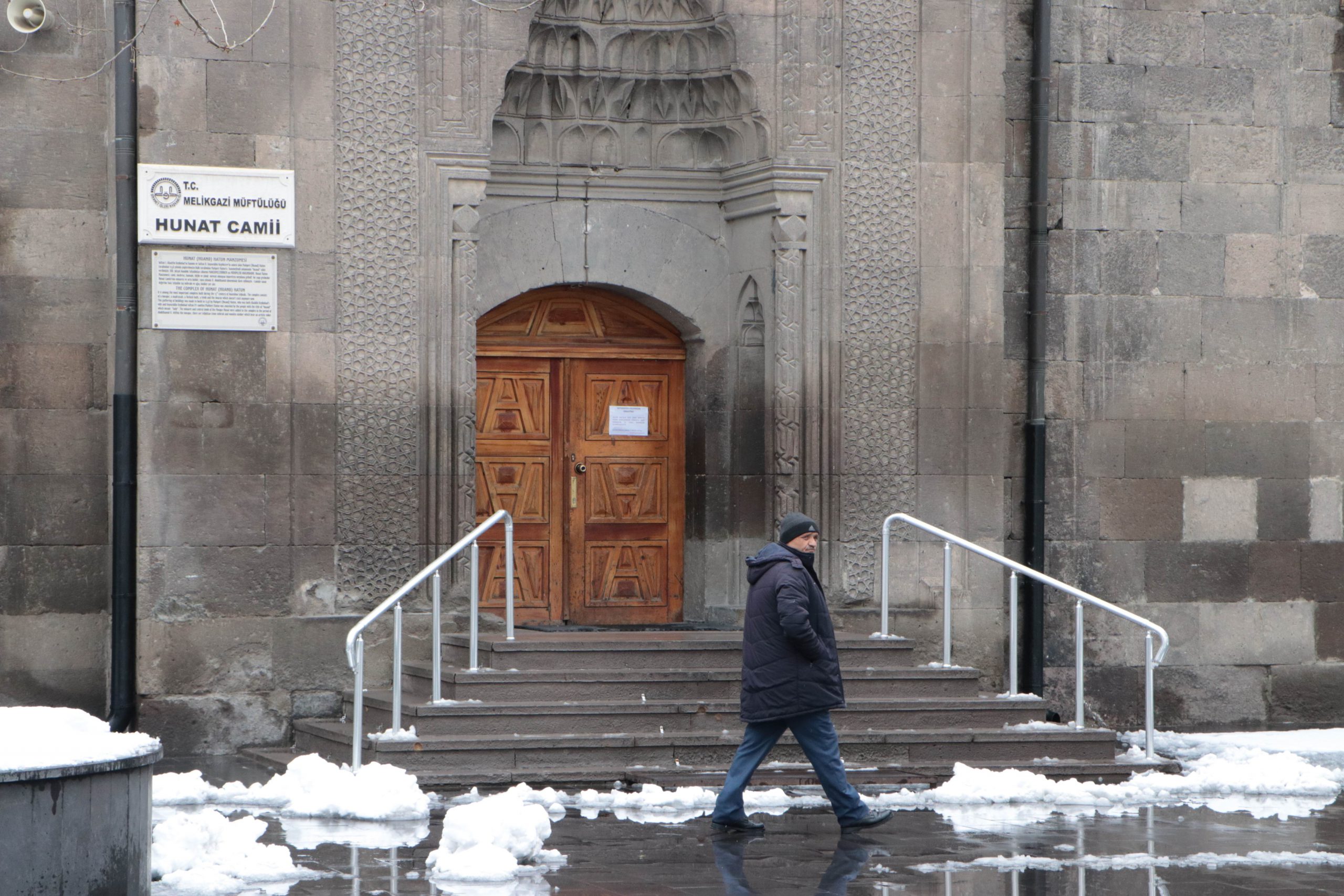 782 yıllık cami boş kaldı