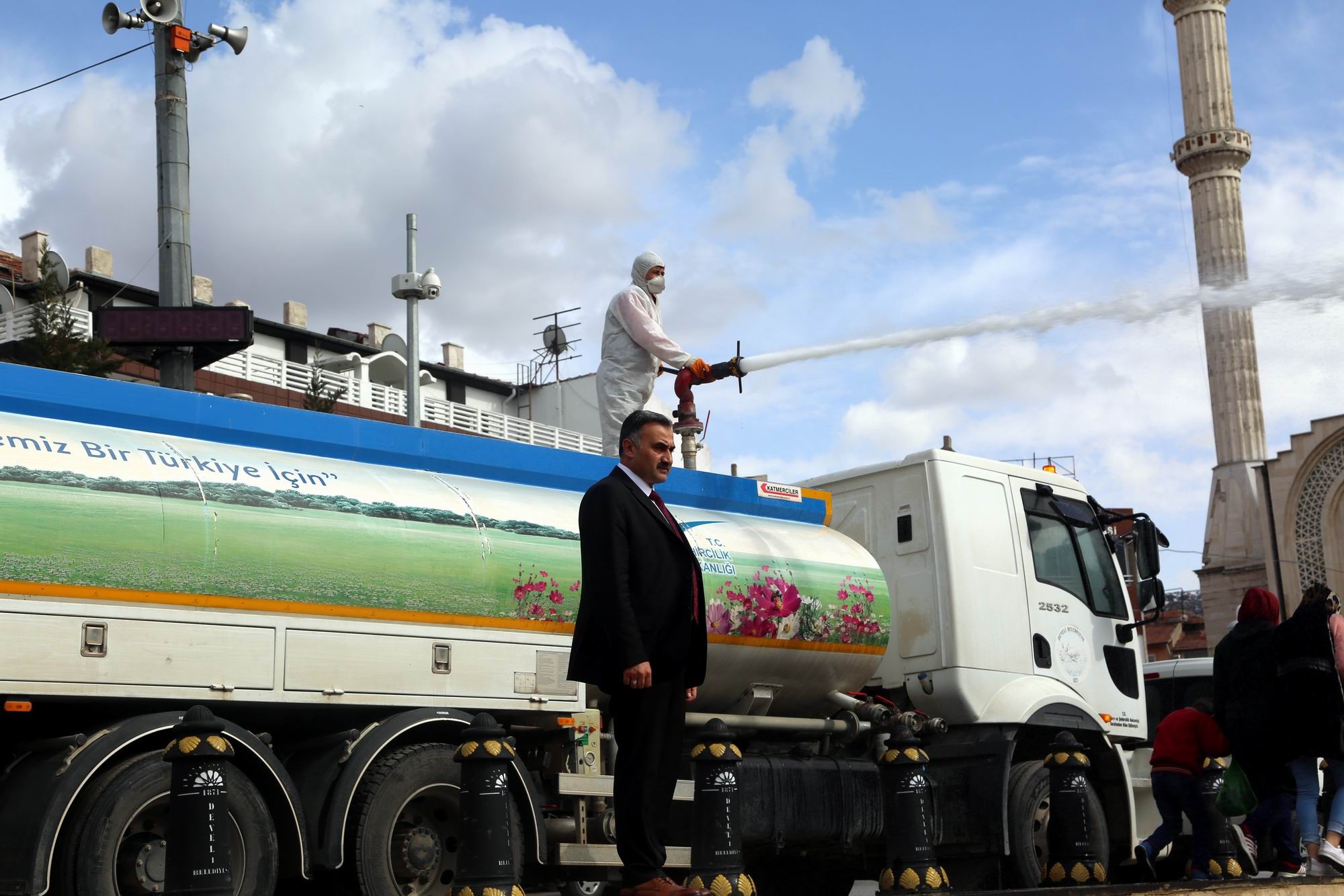 Develi’de dezenfekte seferberliği sürüyor