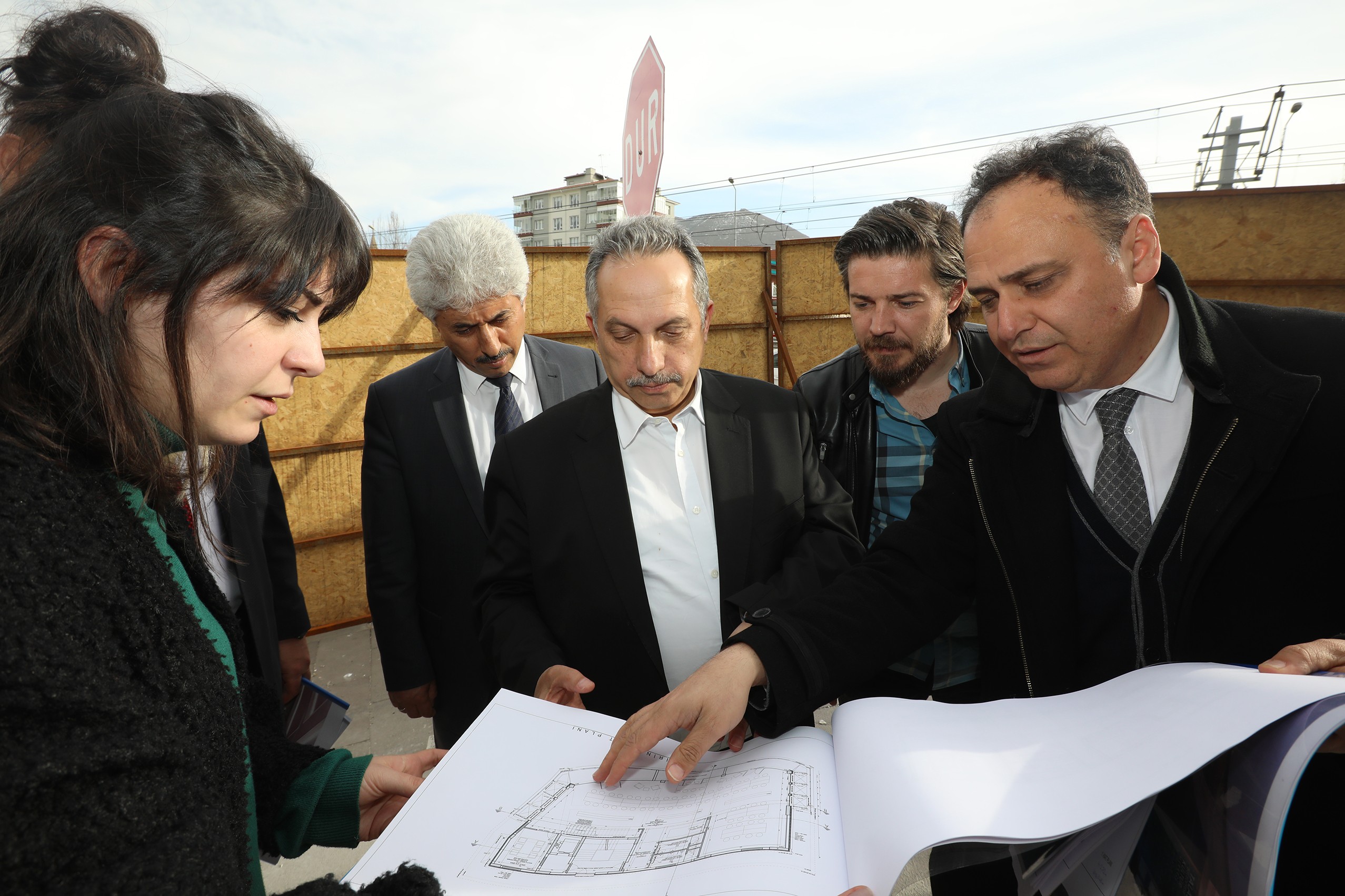 7’24 kütüphanede sona yaklaşılıyor