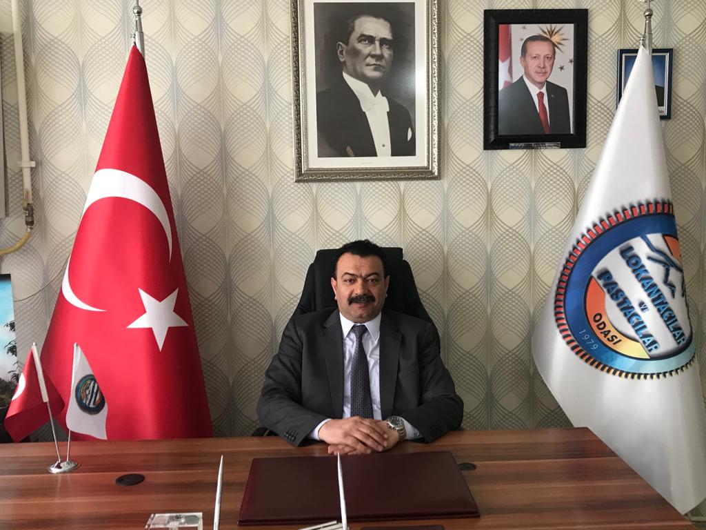 Başkan, gençlerle şehitler için sabah namazında buluştu