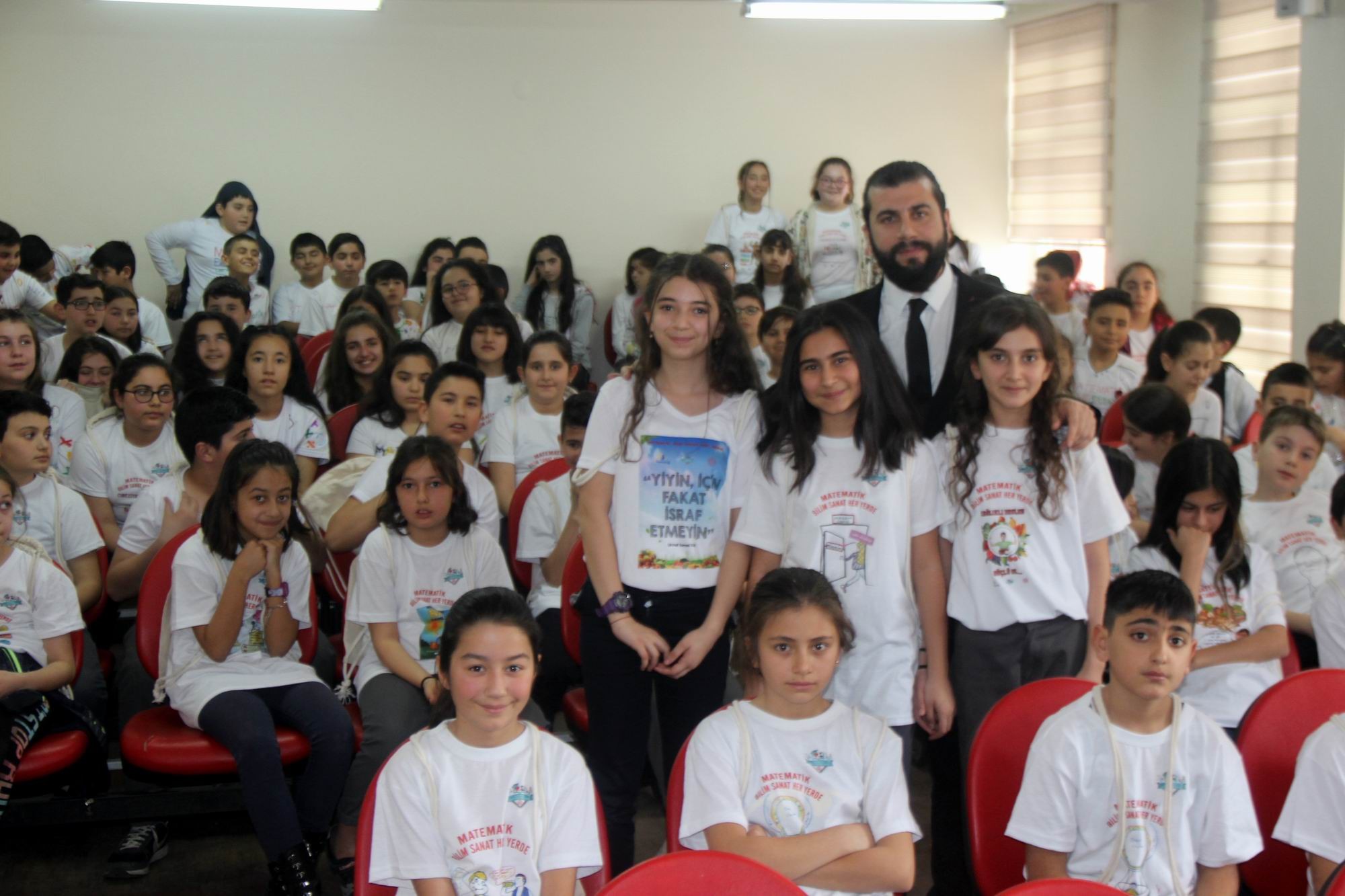 Öğrenciler eğlenirken öğreniyor öğrenirken eğleniyor