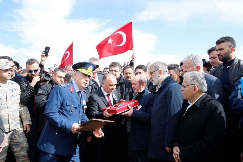 ŞEHİT BABASINDAN DUYGULANDIRAN TELEFON