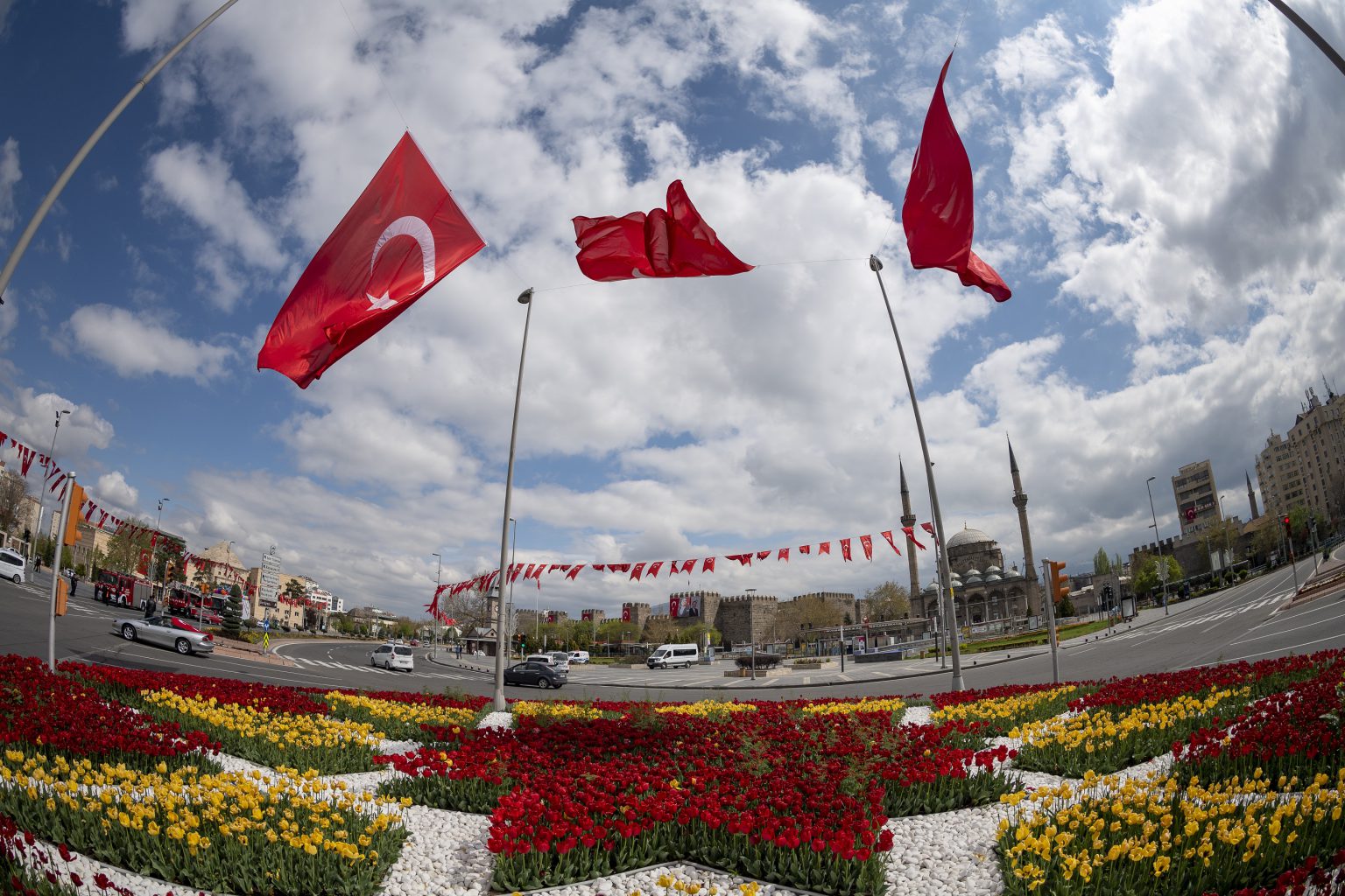 KAYSERİ’DE BAHAR, GÜZELLİKLERİYLE GELDİ