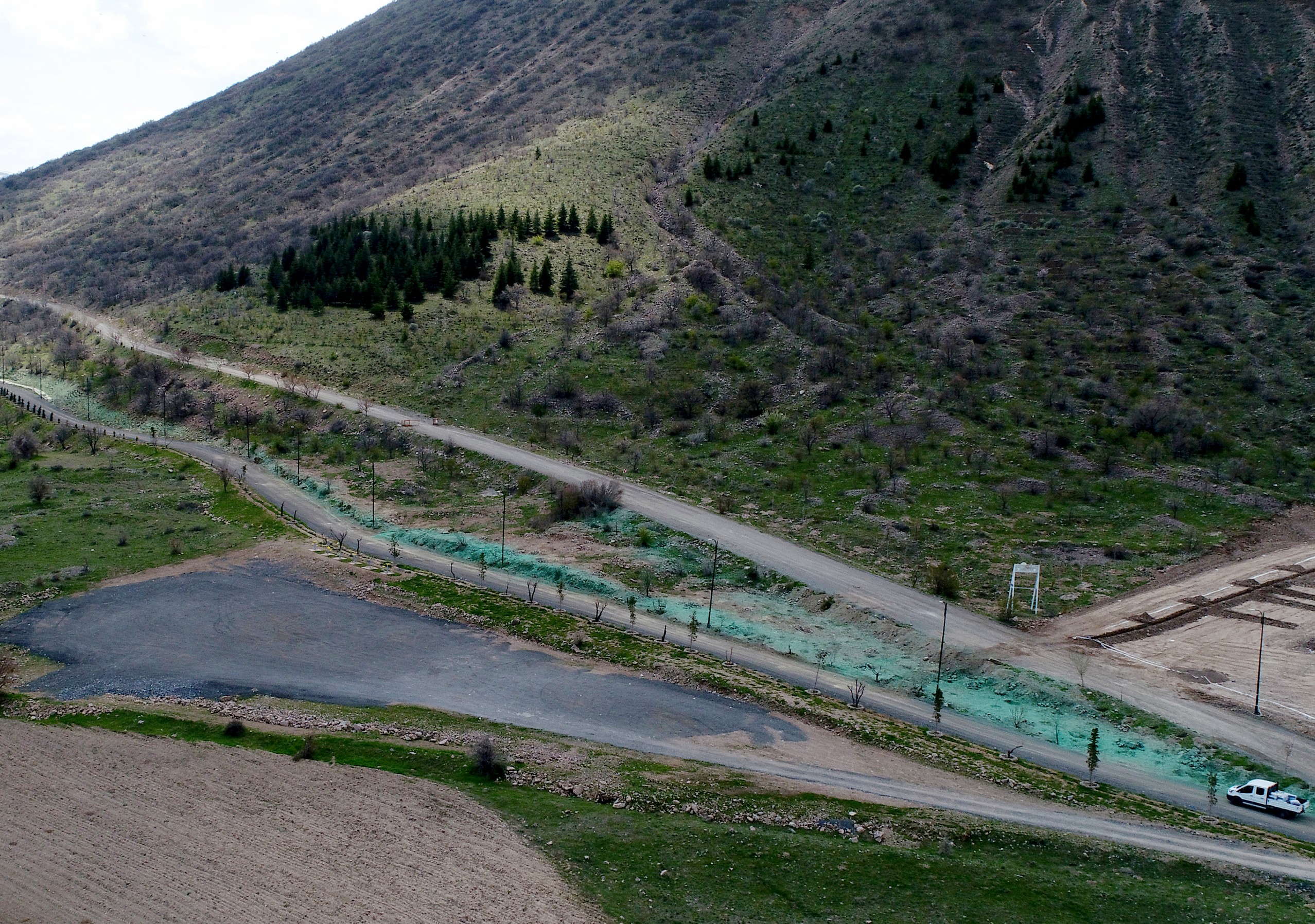 Talas’ta dört bir koldan yeşil alan çalışması