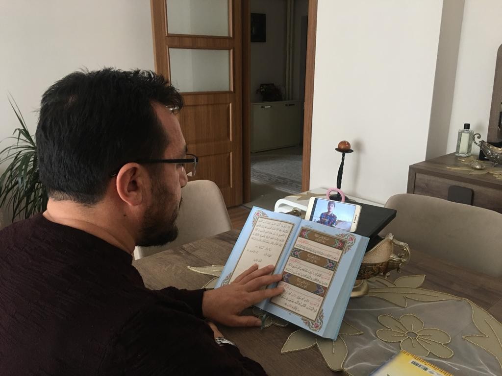 Sanal alemde hafızlık eğitimini tamamladı