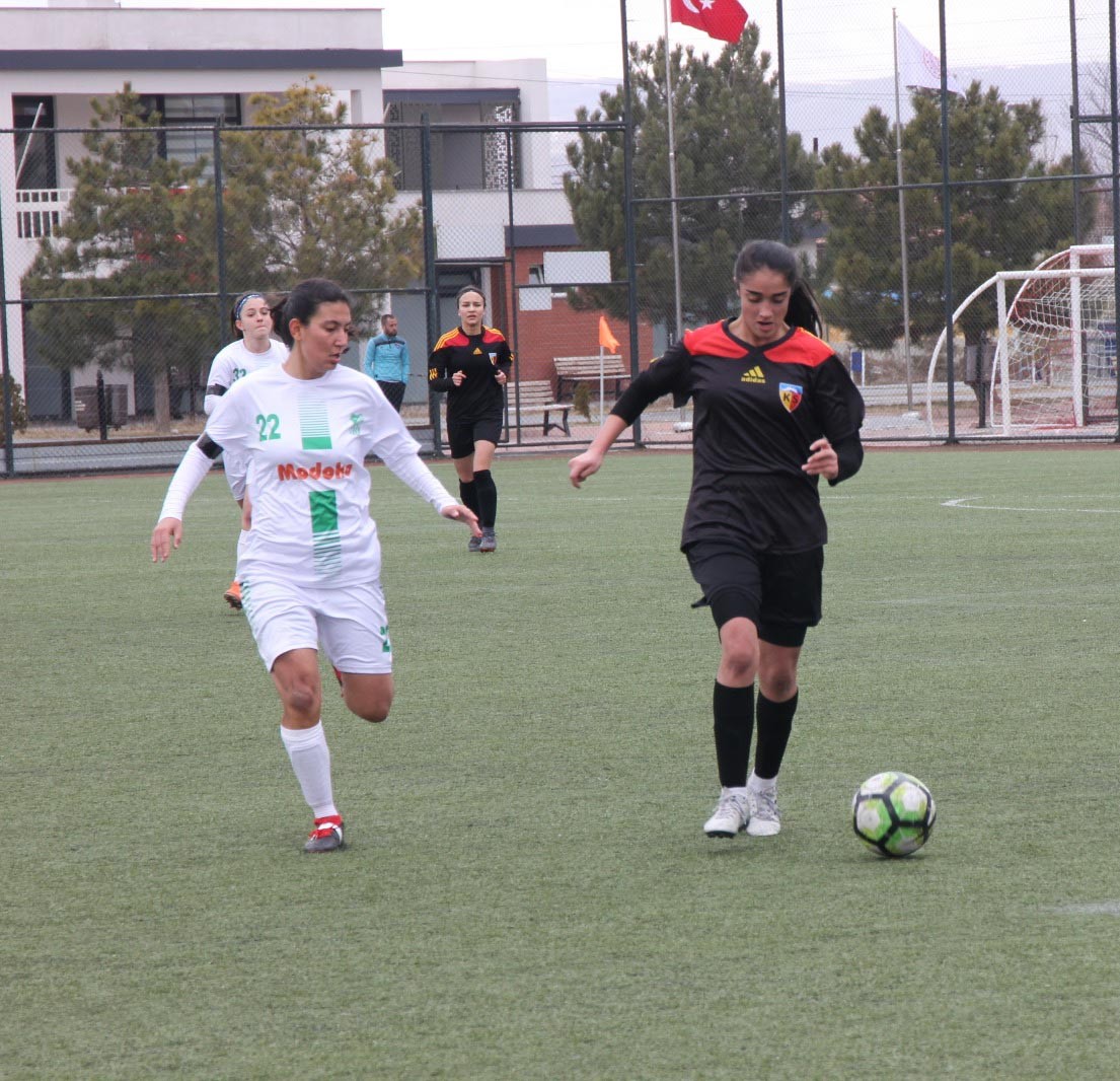 Kayseri Gençlerbirliği 15 kart gördü