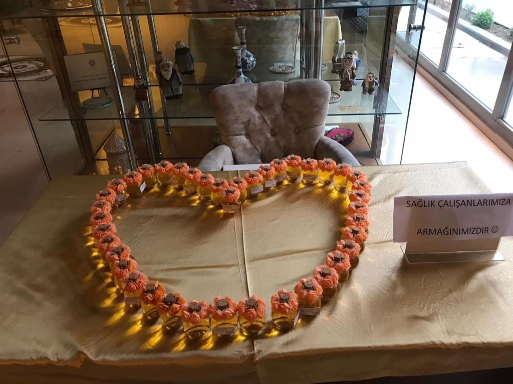 Milli Eğitim Müdürü’nden sağlık çalışanlarına jest