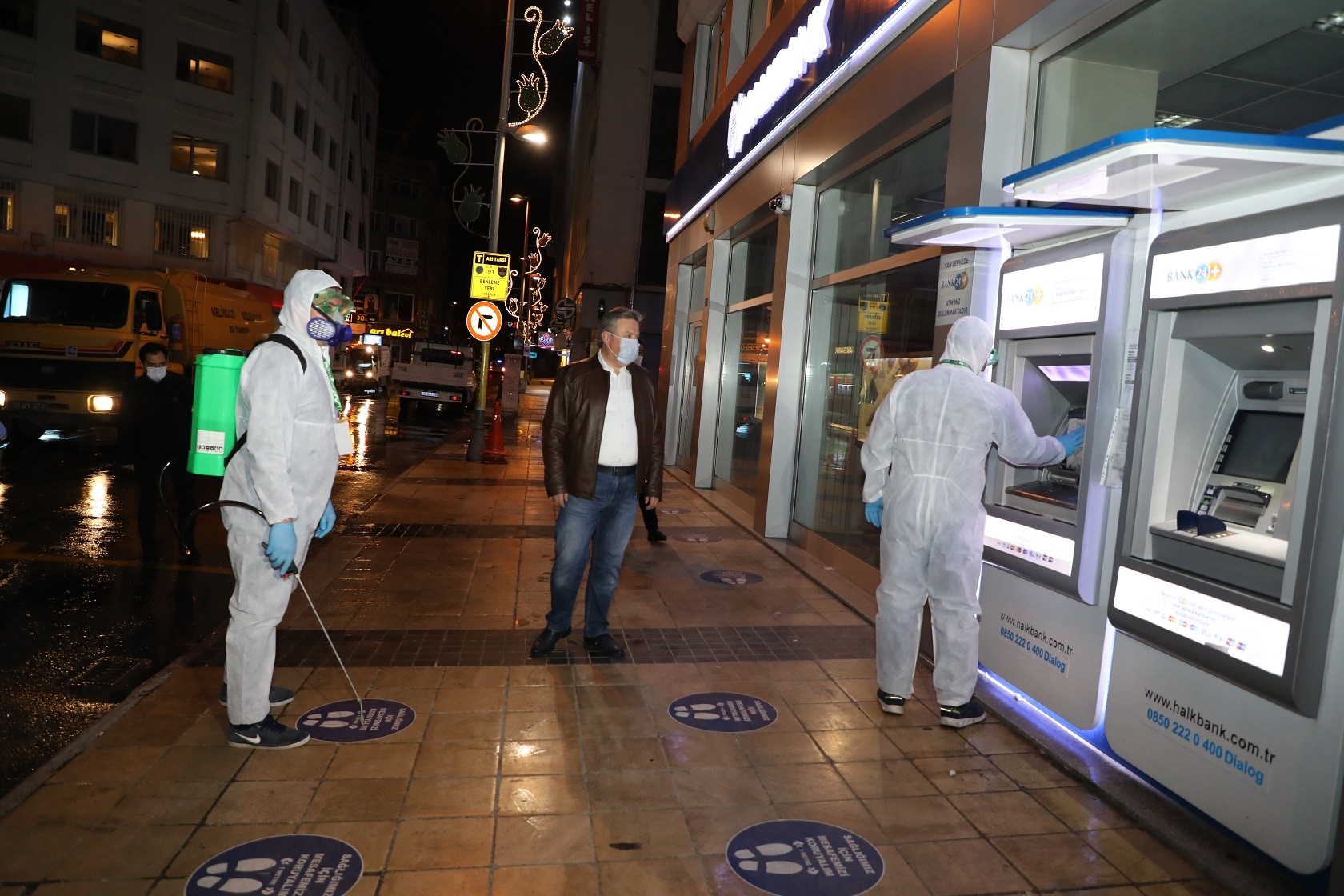 Melikgazi’de yüzlerce temizlik işçisi ilçeyi baştan sona temizledi