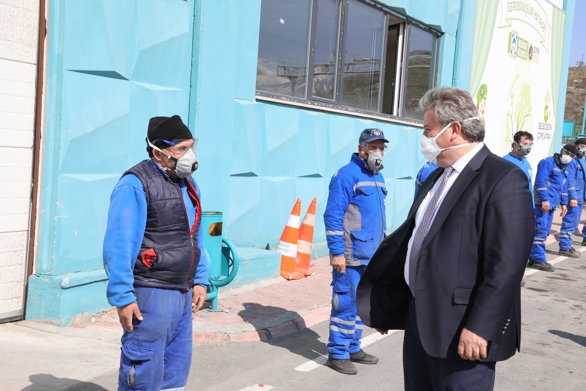 Melikgazi geri dönüşüm tesisinde çalışmalar tüm hızıyla devam ediyor
