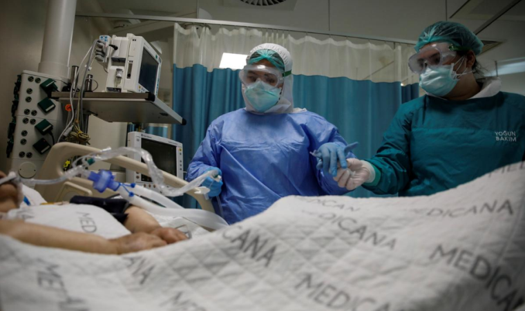 32 gün yoğun bakımda kaldı, korona virüsü yendi