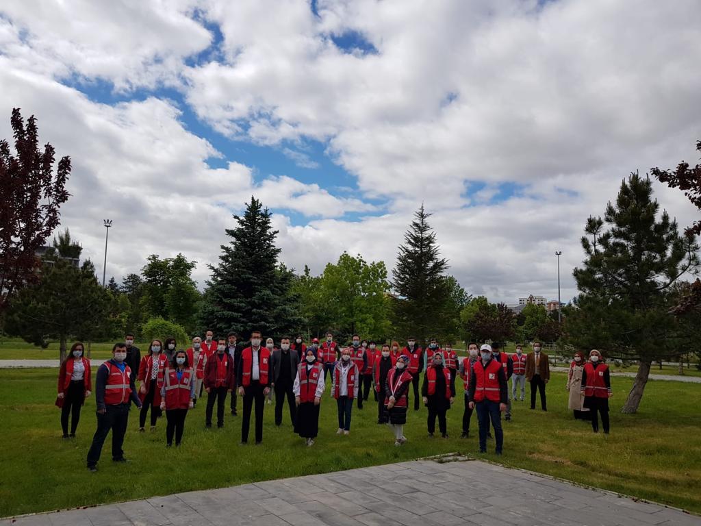 KBB GENÇLİK MECLİSİ VE KIZILAY YAŞLILARIN BAYRAMINI KUTLADI