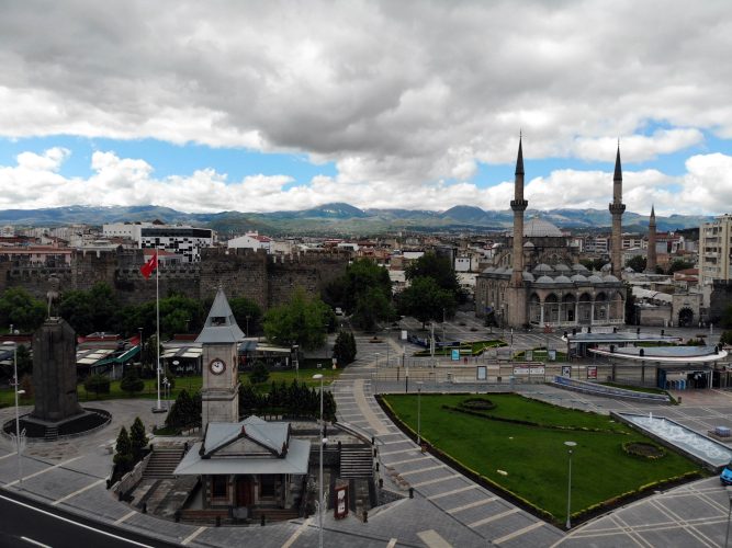 Kayseri’de Arefe günü çarşılar ve caddeler sessiz kaldı
