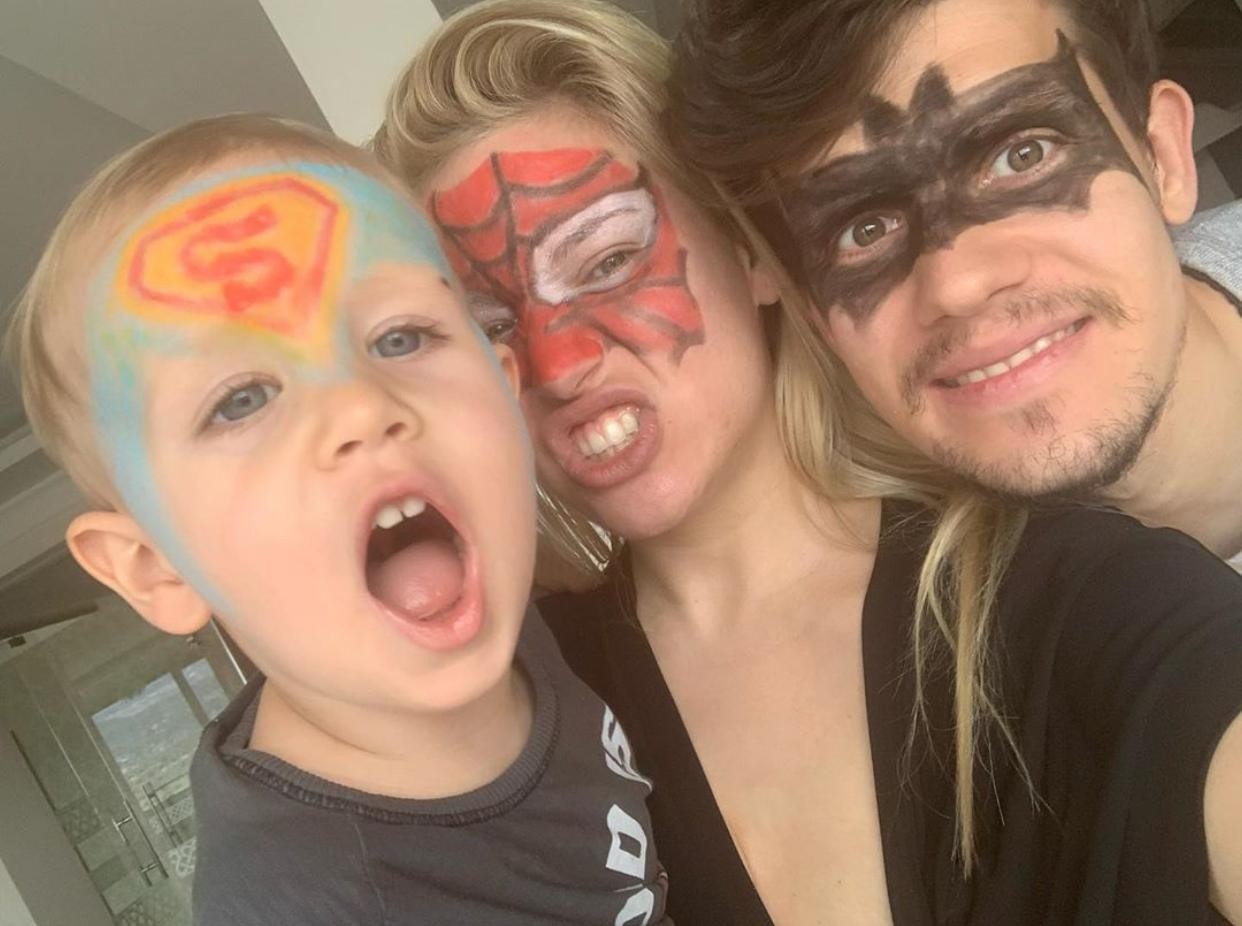 Mario Situm’un ailesi ile ev halleri