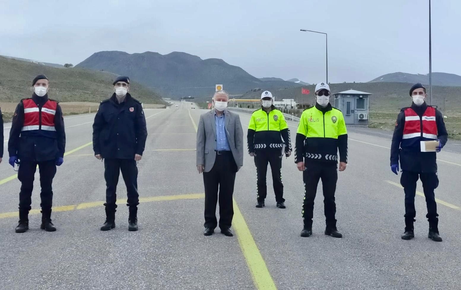 Kaymakam Duru, “Güzel günler için evde kalmaya devam edelim”