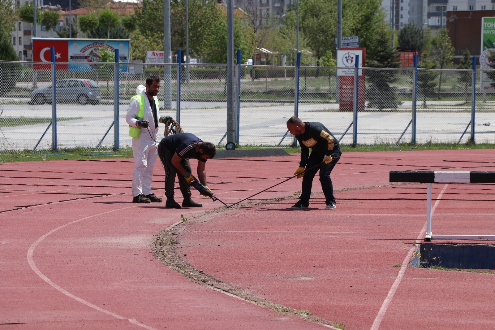 Gençlik ve Spor İl Müdürlüğü tesislerinde bakım çalışmaları sürüyor
