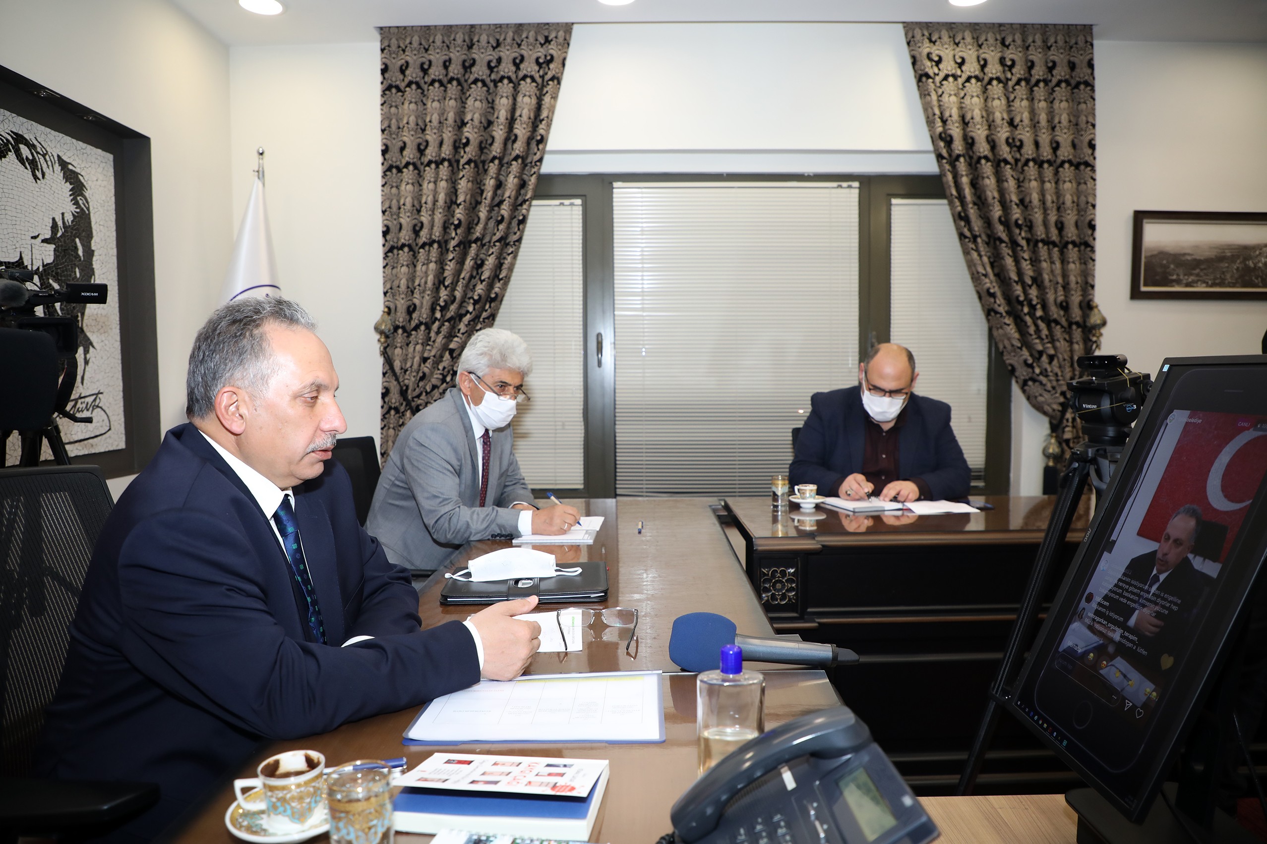 Başkan Yalçın, takipçileriyle sosyal medyada hasbihal etti