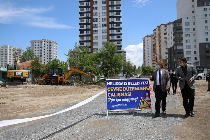 Yıldırım Beyazıt mahallesinde gecekondular yıkıldı, yerine okul yapılacak