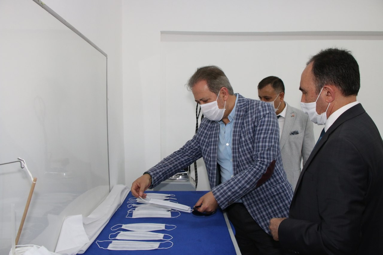 Milli Eğitim Müdürlüğü’nden Tomarza Halk Eğitim Merkezi’ne malzeme desteği