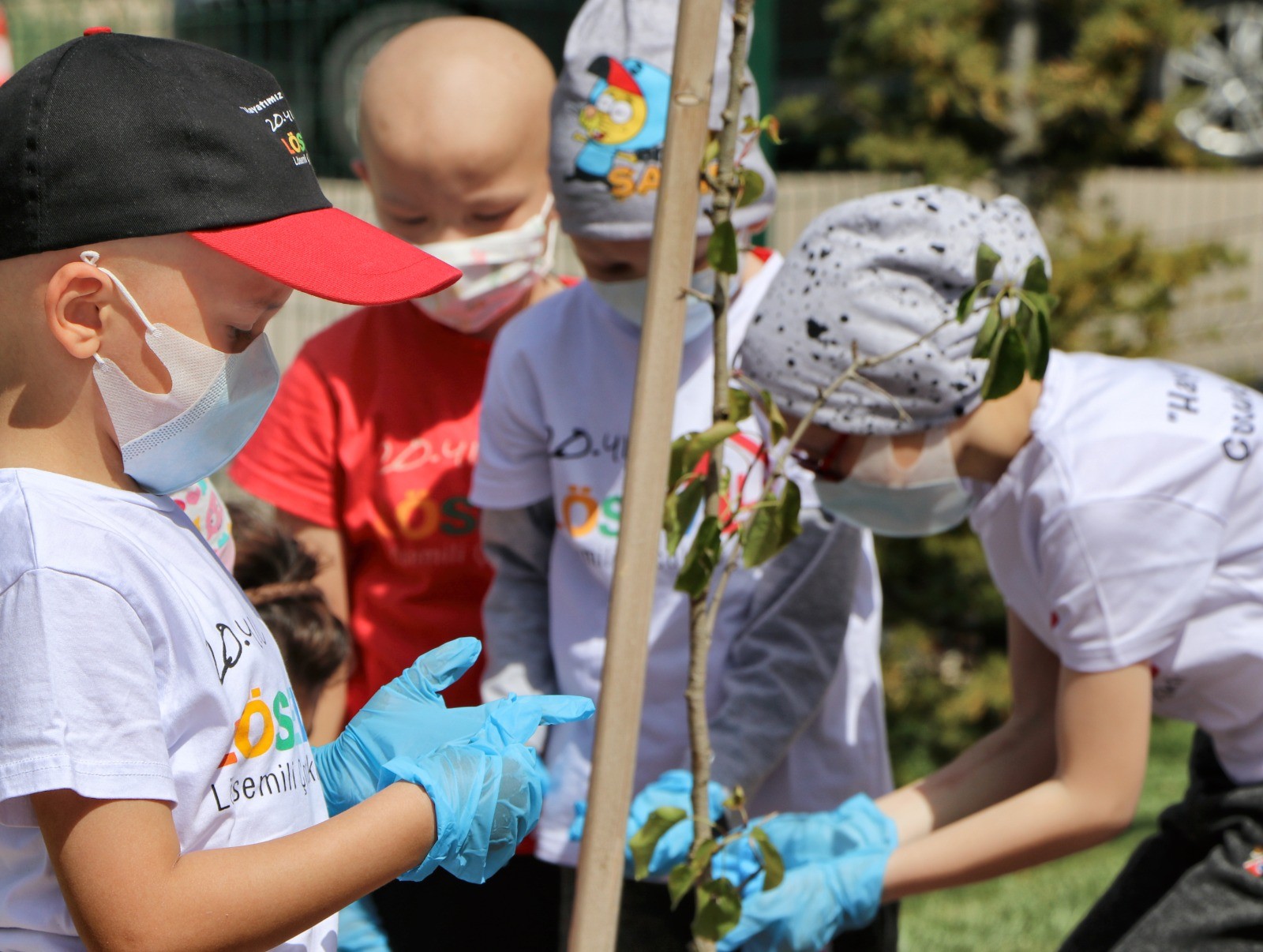 LÖSEV çocukları sağlıklı beslenme için kolları sıvadı